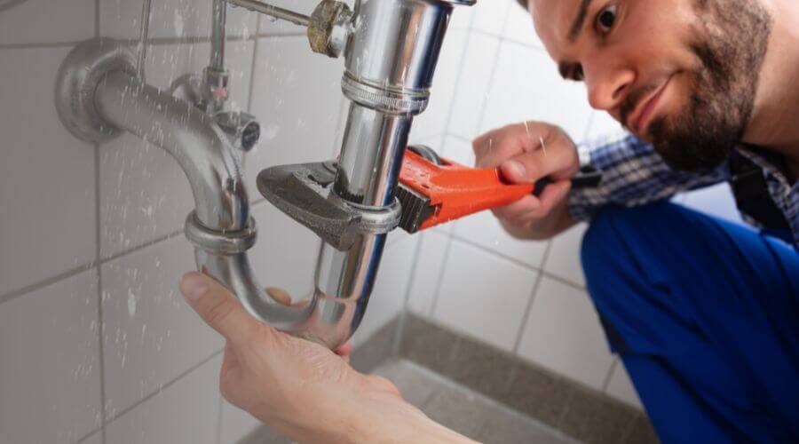 Expert burst pipe repair services in Weyerhaeuser, WI